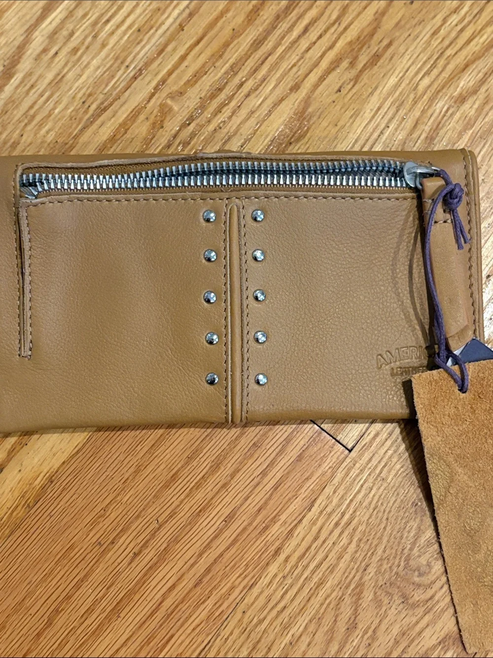 NWT American Leather Co. Leather Zip Wallet